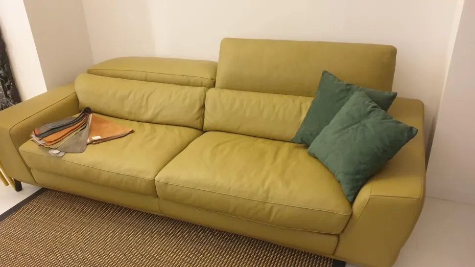 Divano modello Rosental di Alpe a prezzi outlet