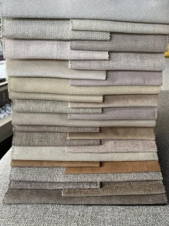 Divano moderno tessuto Atene di Collezione esclusiva con sconto del - 30%