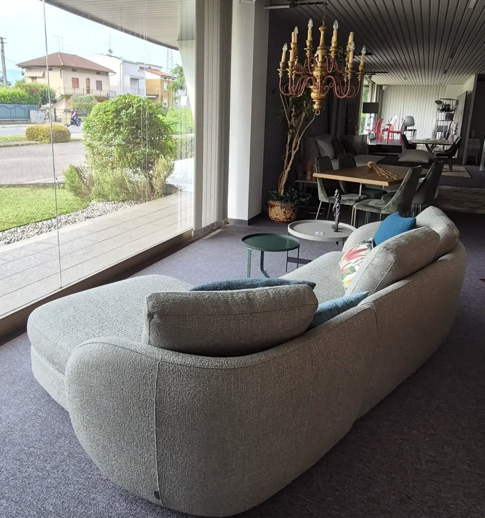 Divano moderno tessuto Dune di Gurian con sconto del - 29%