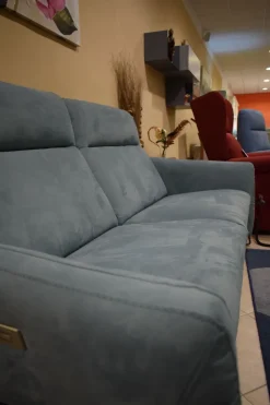 Divano moderno tessuto Gaya di Collezione esclusiva con sconto del - 70%