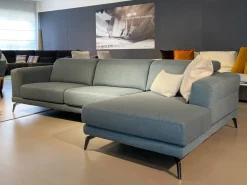 Divano moderno tessuto Lambert di Le comfort con sconto del - 40%