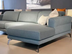 Divano moderno tessuto Lambert di Le comfort con sconto del - 40%
