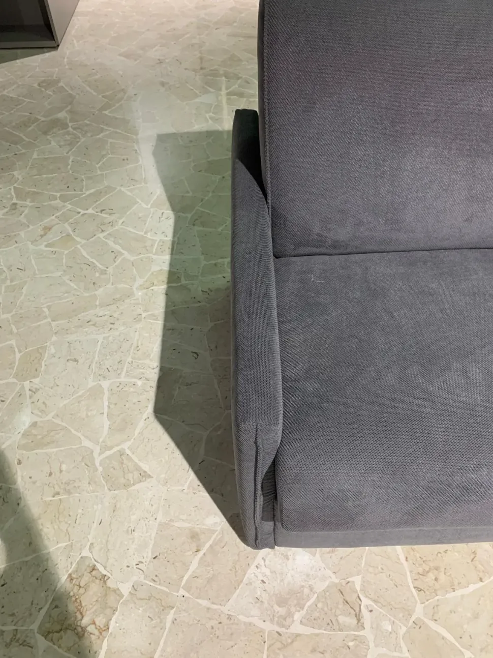 Divano moderno tessuto Mark di Felis con sconto del - 25%