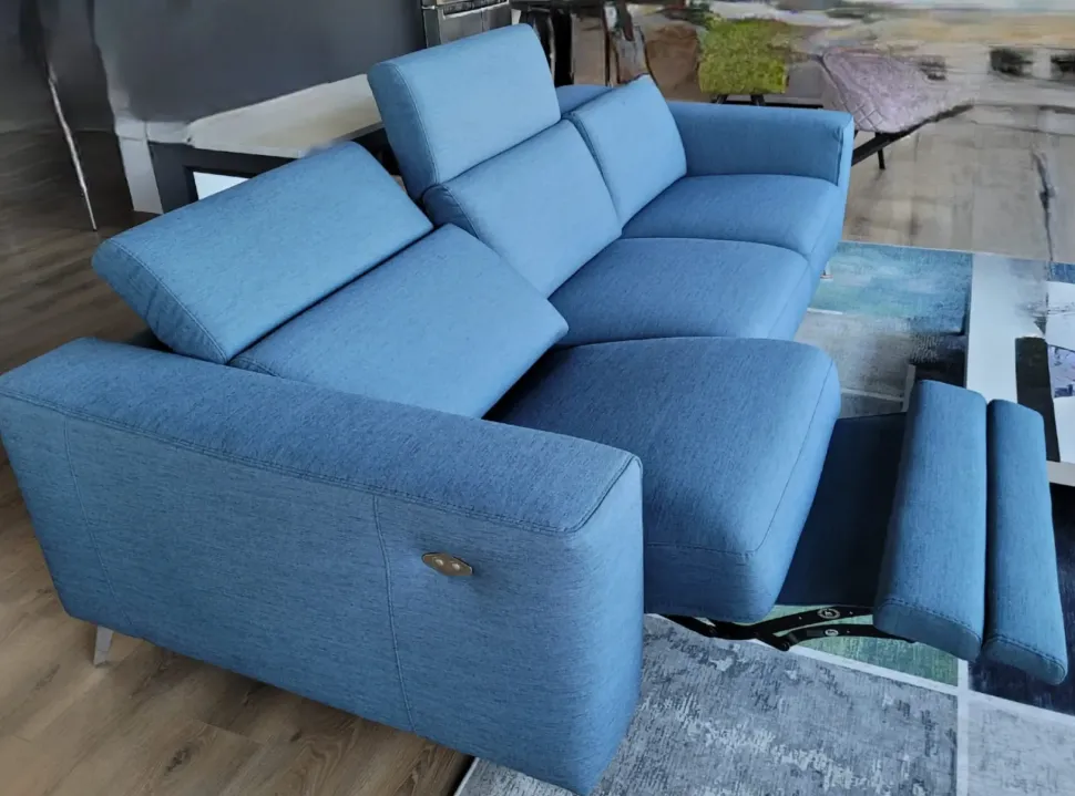 Divano Mooving di Valmori in stile moderno a prezzo scontato