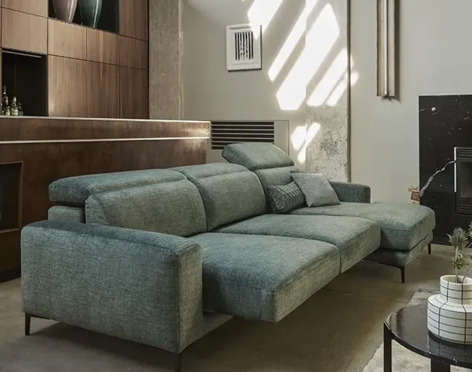 Divano Nevers di Rosini in stile design a prezzo scontato