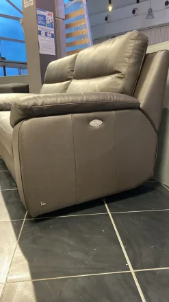 Divano New york di Nicoletti home in stile design a prezzo scontato