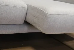 Divano Norton in Tessuto sfoderabile  di Le comfort scontato 34%