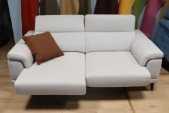 Divano Norton in Tessuto sfoderabile  di Le comfort scontato 34%