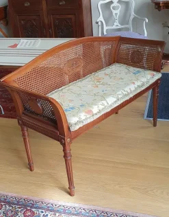 Divano Paglia vienna con cuscino in Tessuto Artigianale a prezzo ribassato