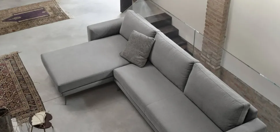 Divano Philip .92 con chaise longue. Stile moderno, SCONTATO!