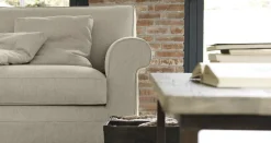 Divano Prince di Doimo Salotti: prezzo su richiesta. Design moderno, 3 posti, comfort assicurato.