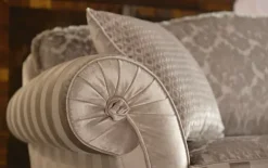 Divano pronta consegna come in foto. MD Work a prezzi vantaggiosi!