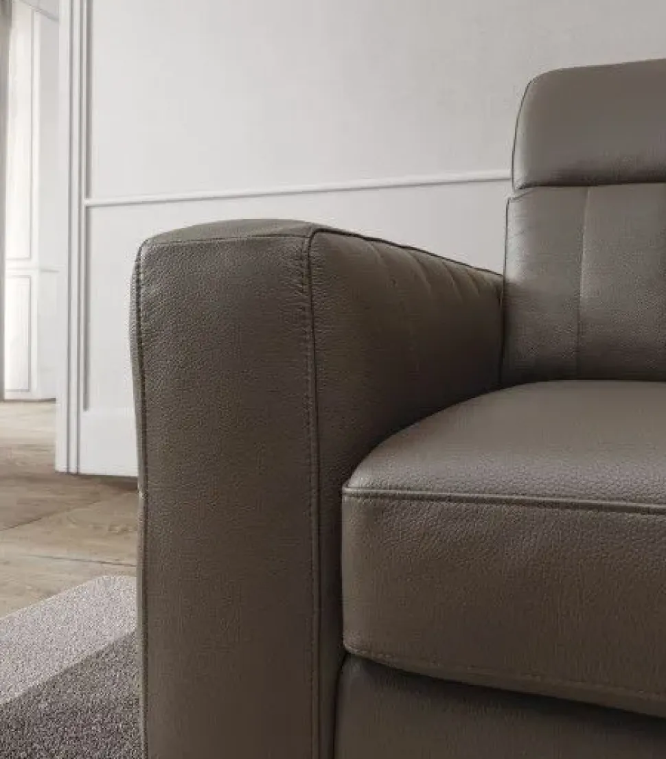 Divano relax pelle in poliuretano Le comfort in Offerta Outlet