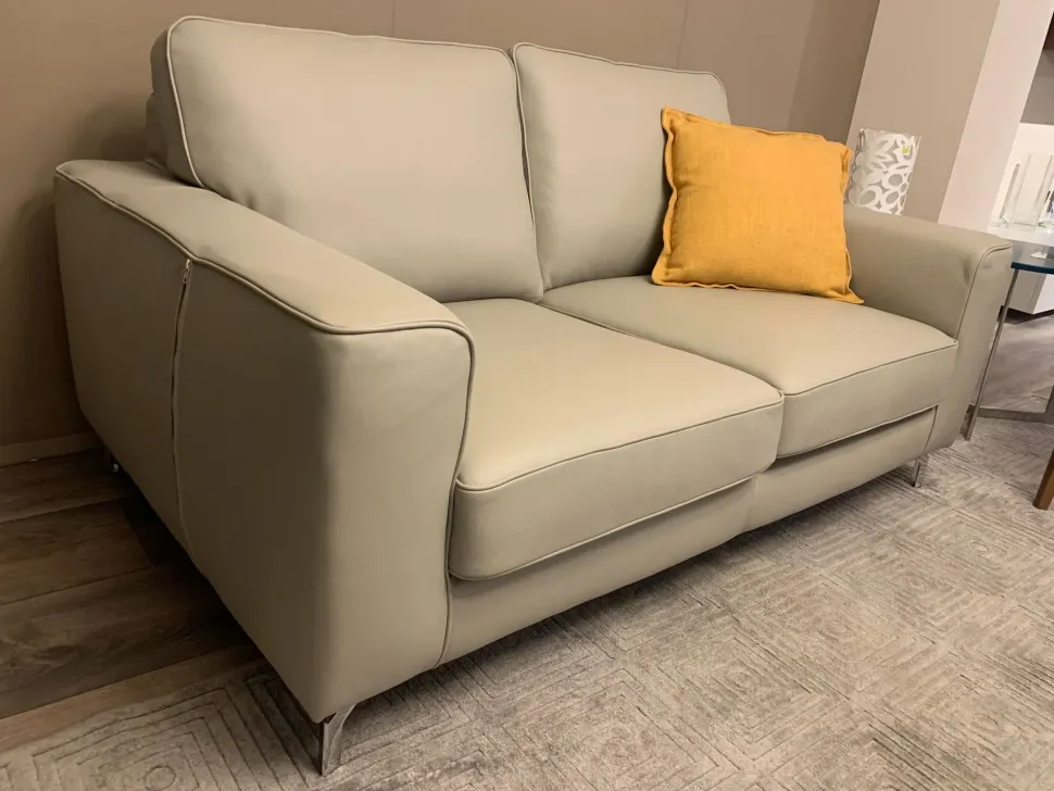 Divano Russel di Le comfort in stile moderno a prezzo scontato