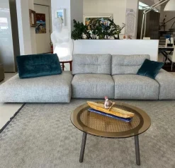 Divano Saba in Offerta Outlet con penisola in poliuretano.