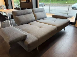 Divano Toby wing di Calia in stile design a prezzo scontato