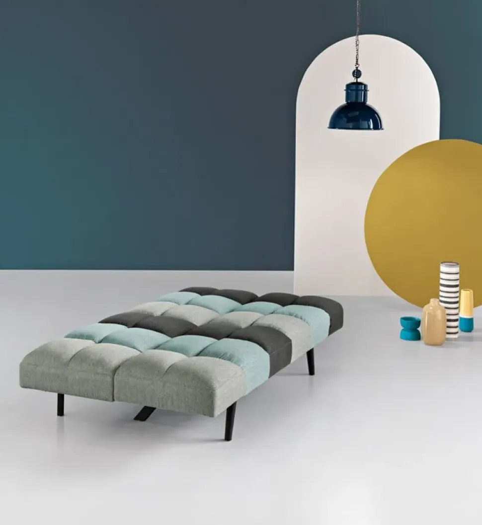 Divano Vintage Artigianale in Tessuto a 690€