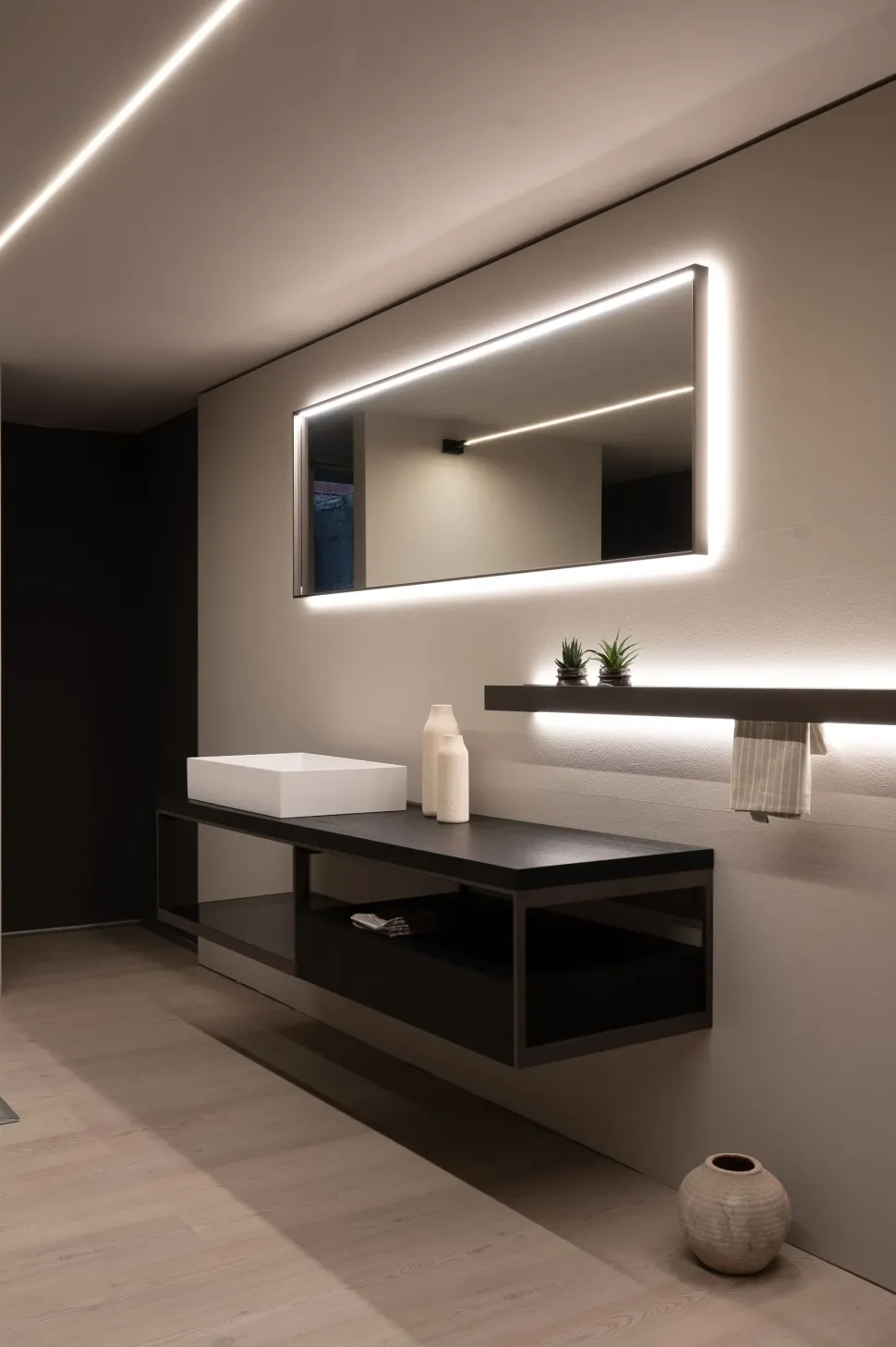 Fjord Milldue: mobile bagno sospeso A PREZZI OUTLET