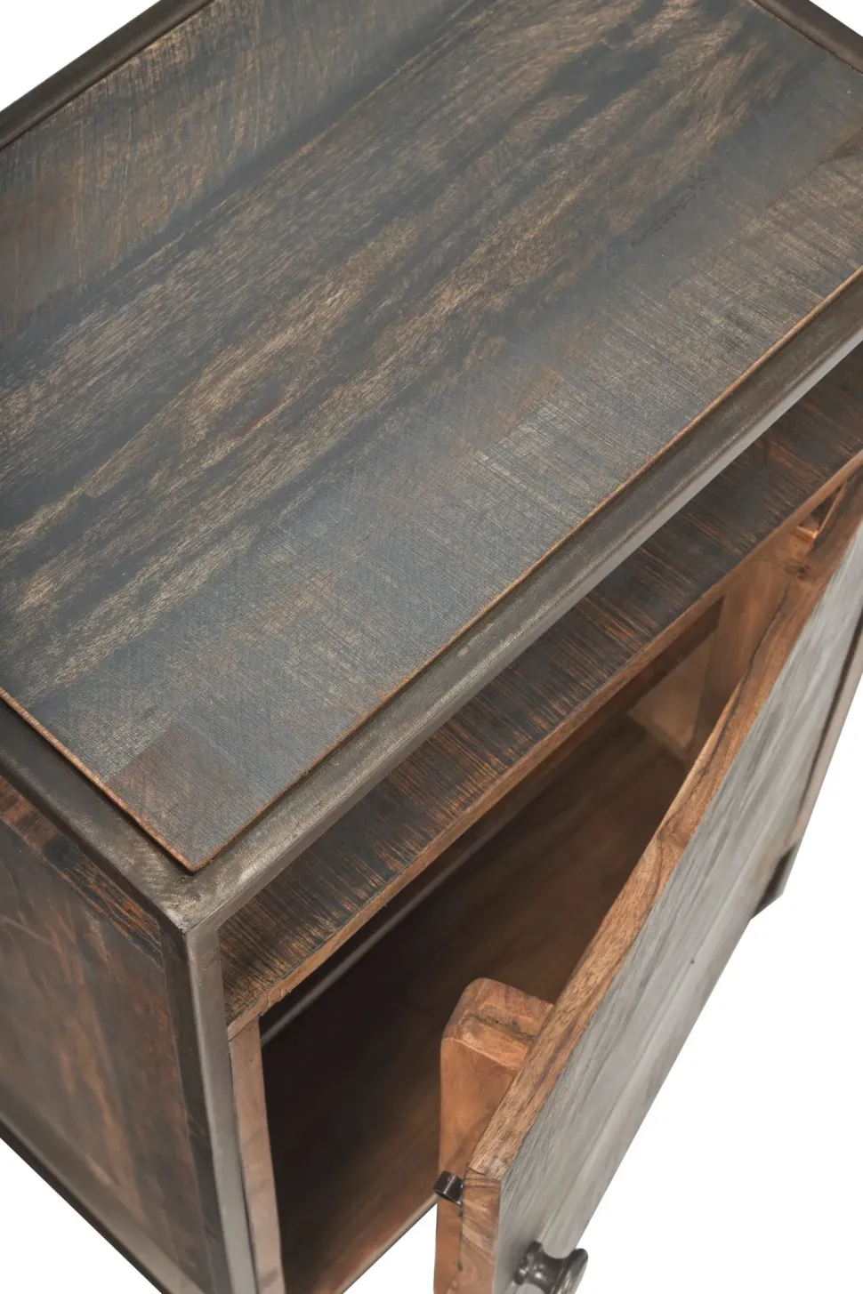 Gruppo notte Outlet etnico modello Tavolino comodino instile industriale con anta ad un prezzo mai così conveniente