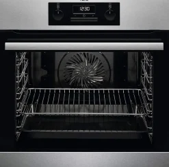 Innovativo forno Aeg Beb331010m in Offerta Outlet