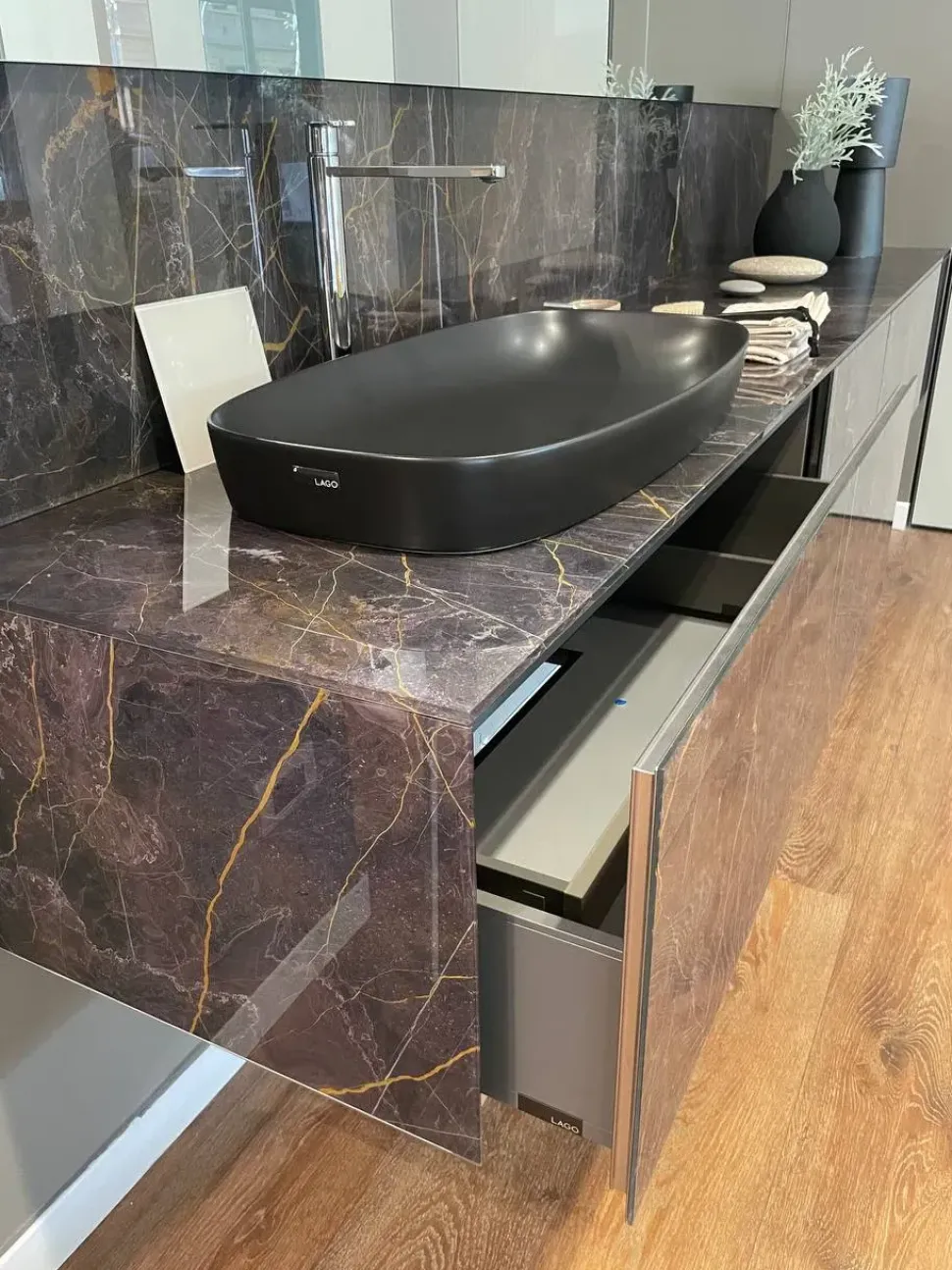 Kera Lago: mobile bagno sospeso A PREZZI OUTLET