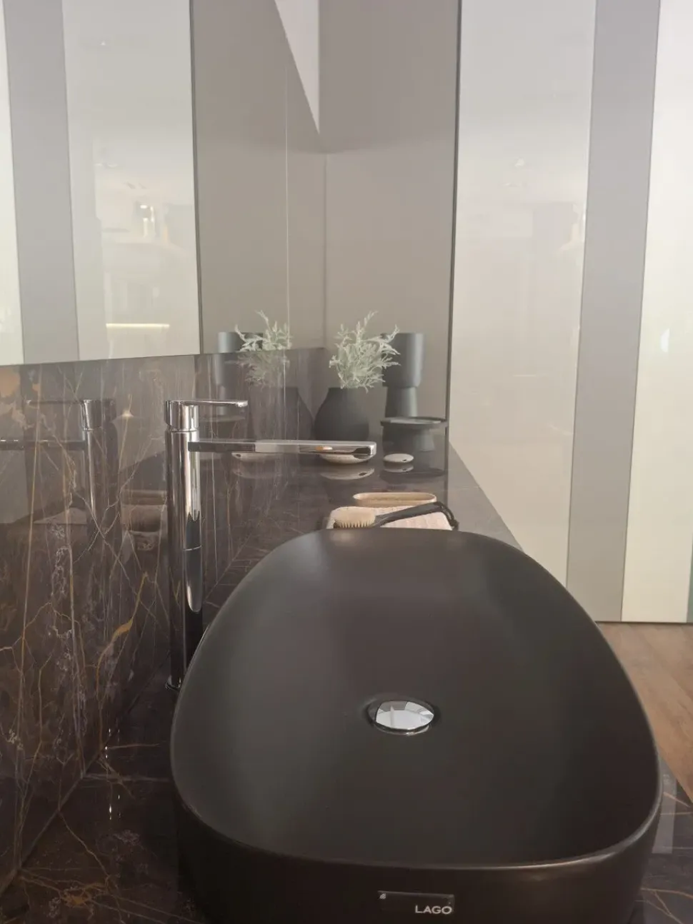 Kera Lago: mobile bagno sospeso A PREZZI OUTLET