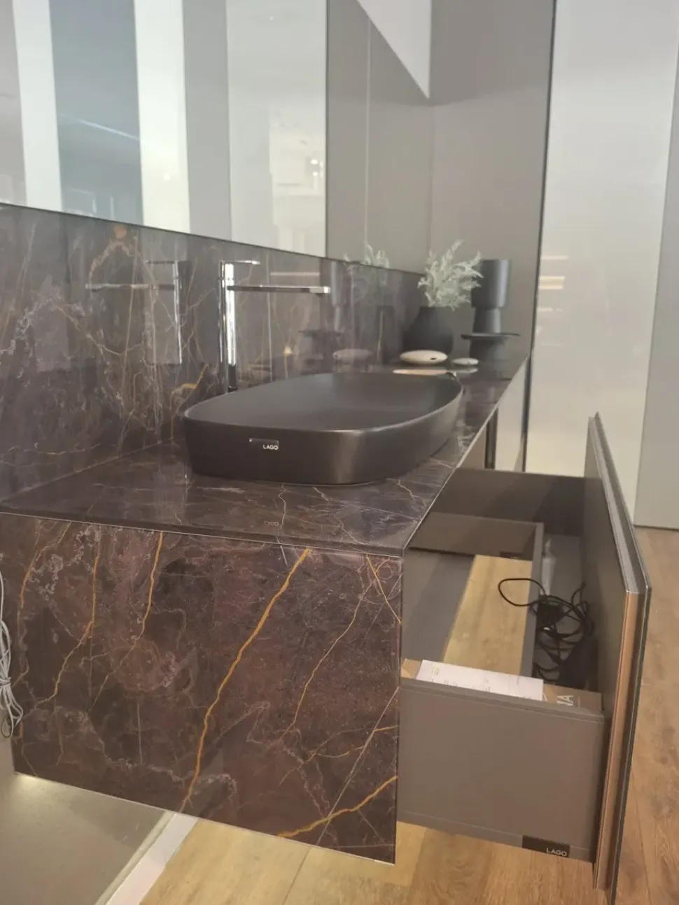 Kera Lago: mobile bagno sospeso A PREZZI OUTLET