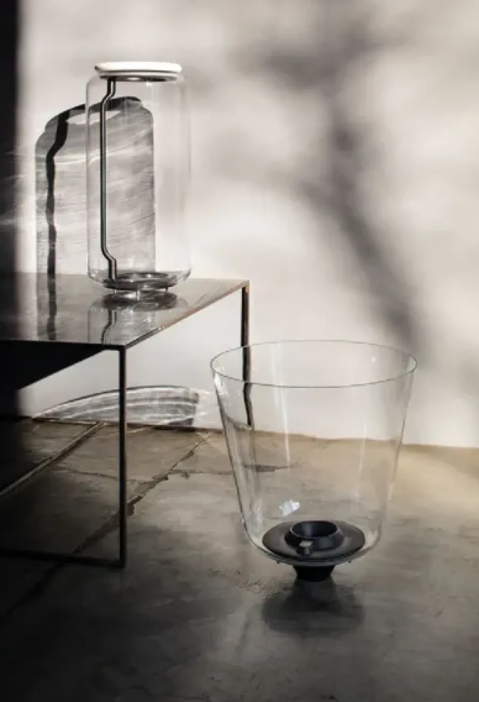 Lampada a sospensione in cristallo Noctambule suspension 3 low cylinder and cone Flos in Offerta Outlet