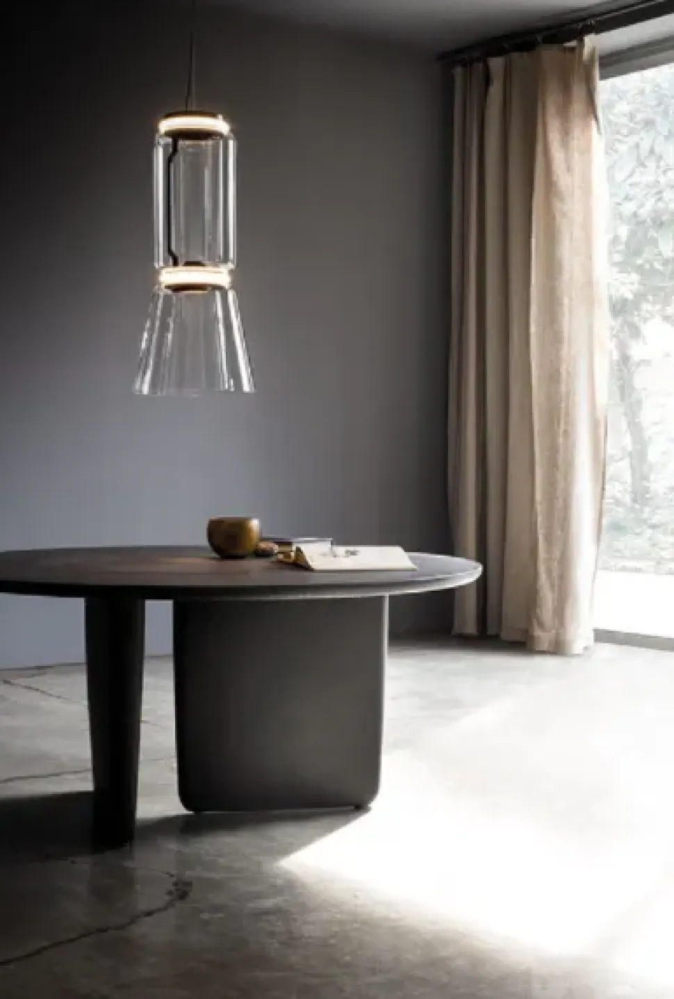 Lampada a sospensione in cristallo Noctambule suspension 3 low cylinder and cone Flos in Offerta Outlet