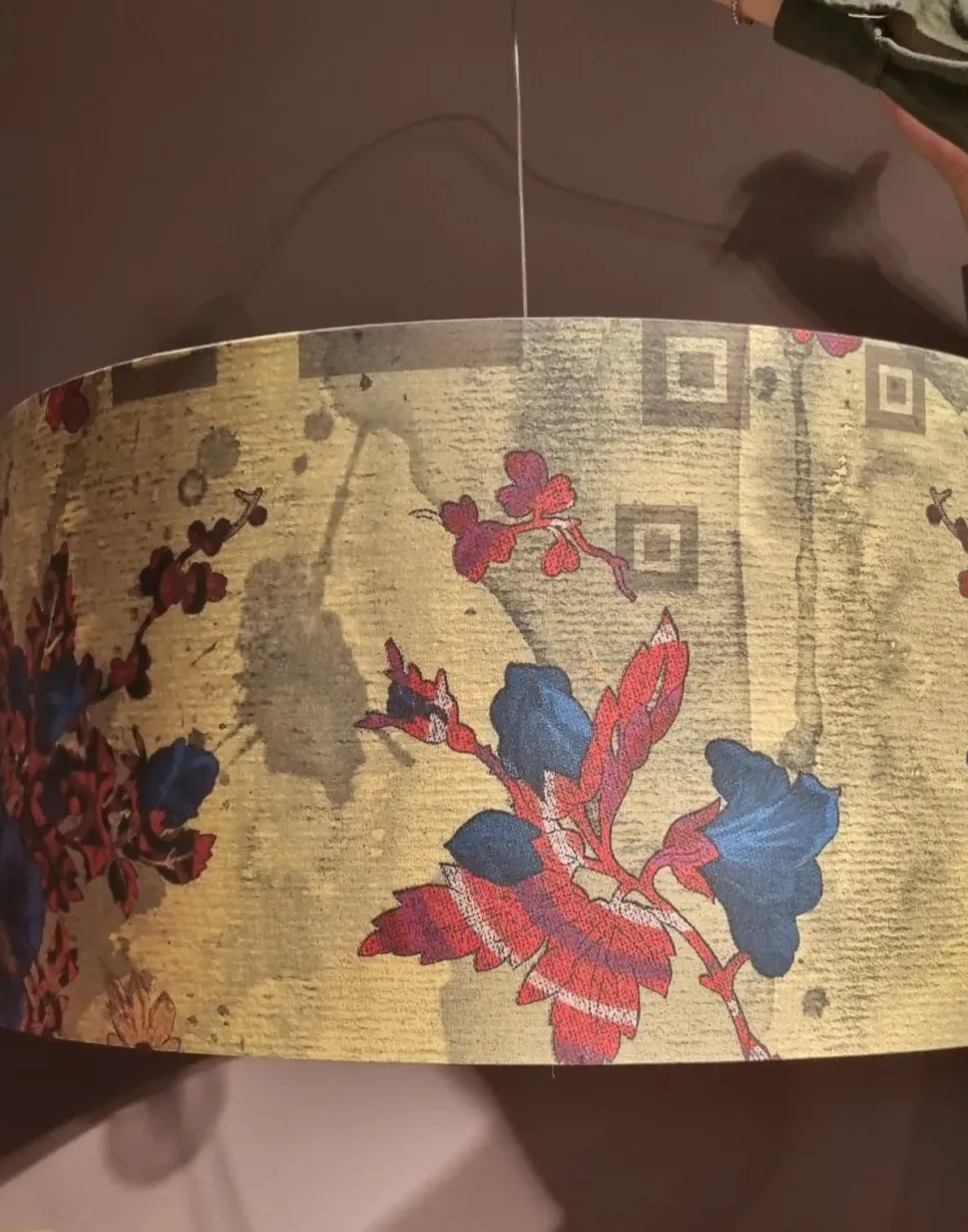 Lampada a sospensione in tessuto Fiori Arcom a prezzo scontato