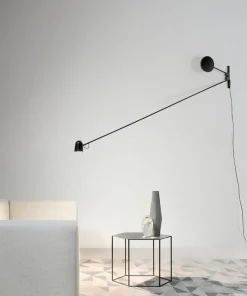 Lampada da parete Counterbalance Luceplan in Offerta Outlet