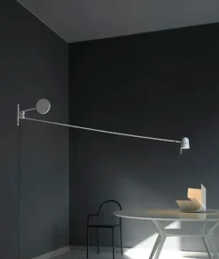 Lampada da parete Counterbalance Luceplan in Offerta Outlet