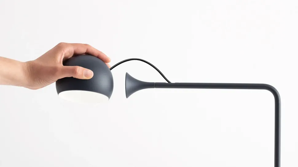 Lampada da parete Ixa Artemide a prezzo Outlet