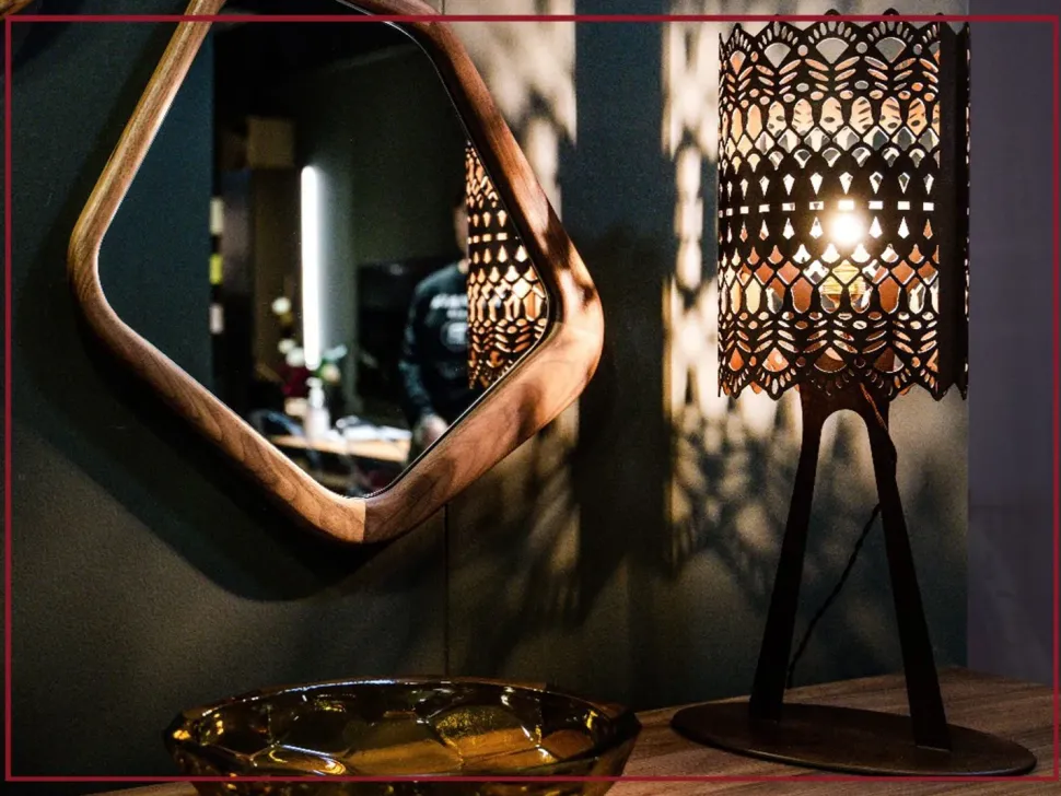 Lampada da tavolo Design Nonna Concettina, artigianale, outlet. Offerta imperdibile!