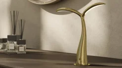 Lampada da tavolo Germoglio Natuzzi a prezzo scontato