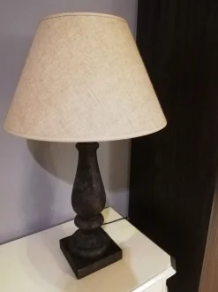 Lampada da tavolo Giulia Cantori con un ribasso esclusivo