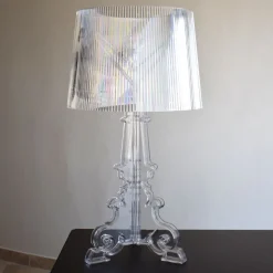 Lampada da tavolo in plastica Bourgie Kartell a prezzo Outlet