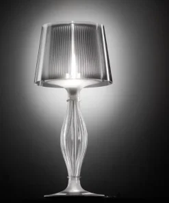 Lampada da tavolo in plastica Liza Slamp in Offerta Outlet