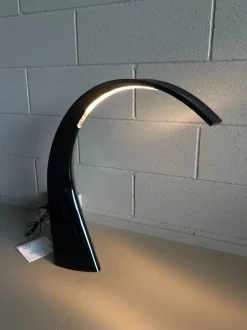 Lampada da tavolo Kartell Taj  Nero a prezzi outlet