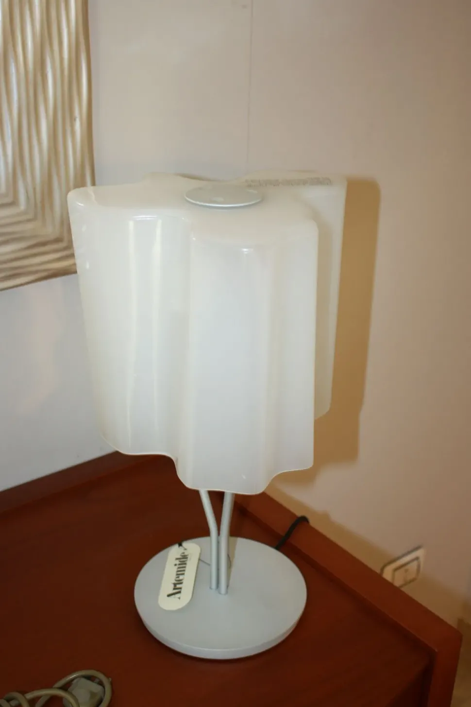 Lampada da tavolo Logico Artemide a prezzo Outlet