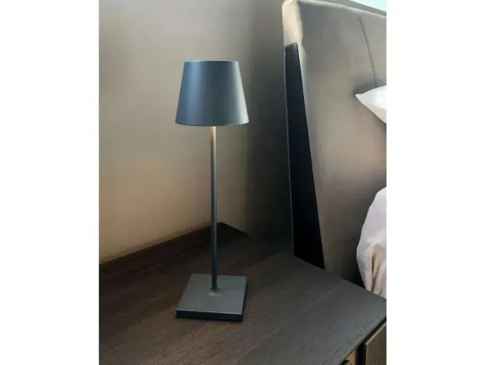 Lampada da tavolo Poldina Zafferano a prezzo scontato