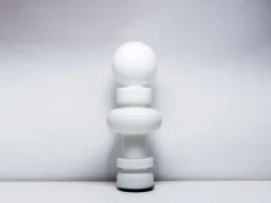 Lampada da tavolo Re Fontana Arte in Offerta Outlet. Progettata da interni.