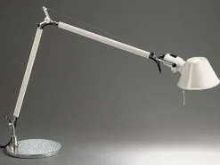 Lampada da tavolo stile Design Tolomeo con base diam.23 Artemide in offerta outlet