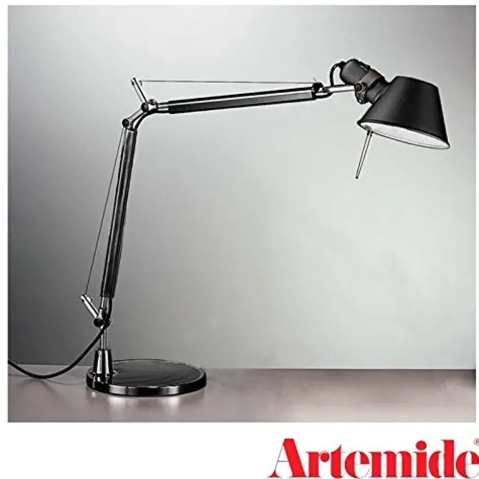 Lampada da tavolo stile Design Tolomeo con base diam.23 Artemide in offerta outlet