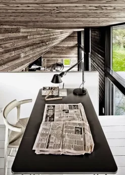 Lampada da tavolo stile Design Tolomeo con base diam.23 Artemide in offerta outlet