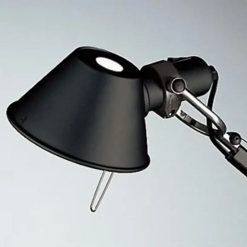 Lampada da tavolo stile Design Tolomeo con base diam.23 Artemide in offerta outlet