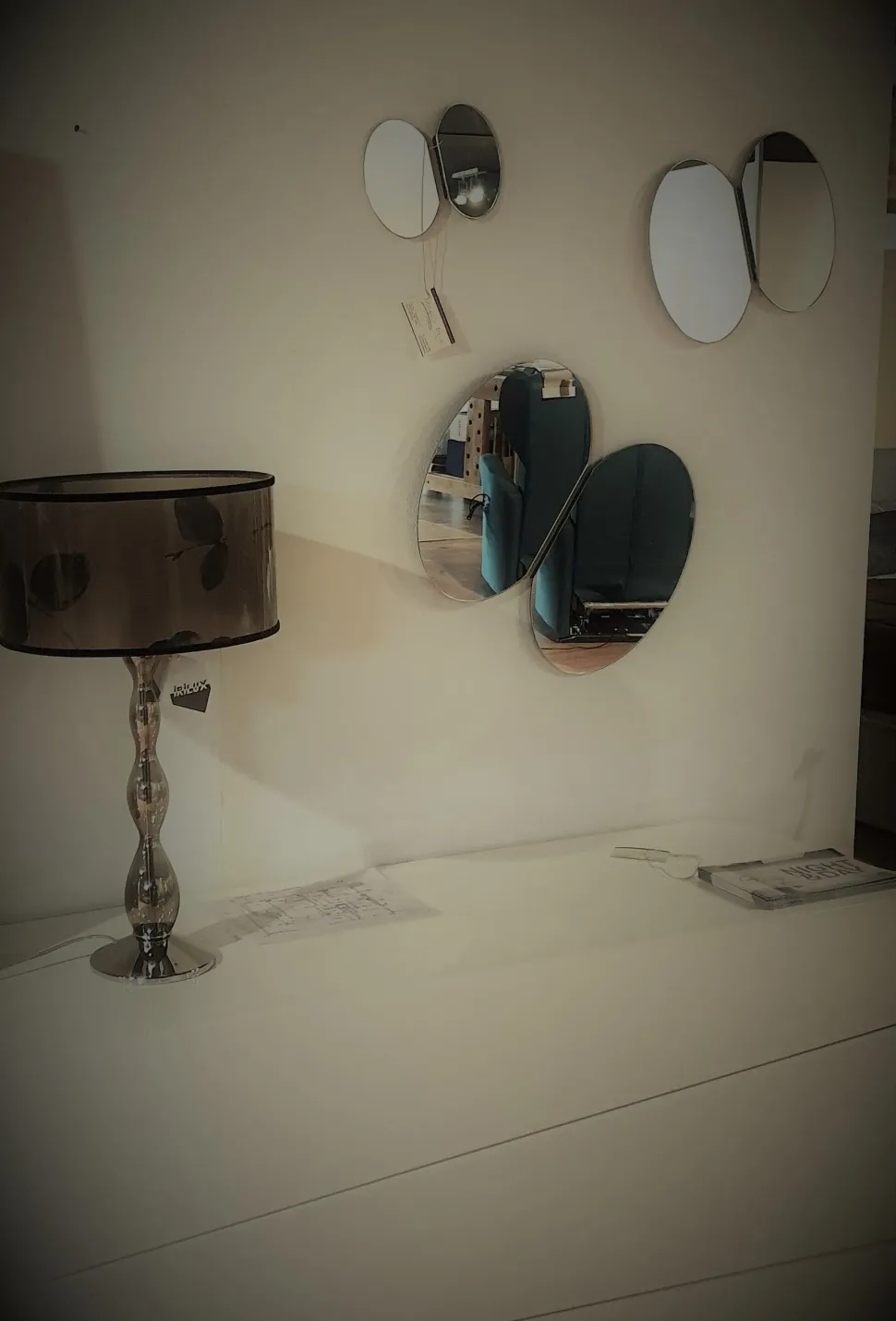 Lampada da tavolo stile Moderno Fiore Irilux in offerta outlet