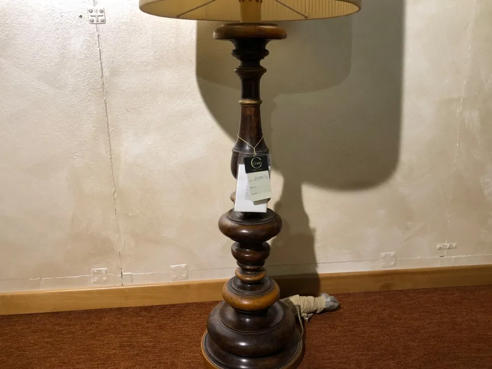 Lampada da terra Chelini Romeo Ambra a prezzi vantaggiosi!