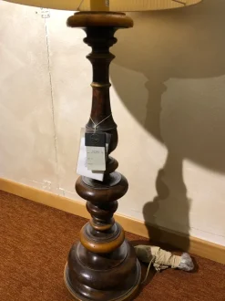 Lampada da terra Chelini Romeo Ambra a prezzi vantaggiosi!