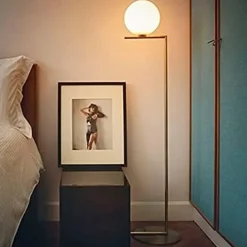 Lampada da terra Ic f2 floor Flos a prezzo Outlet